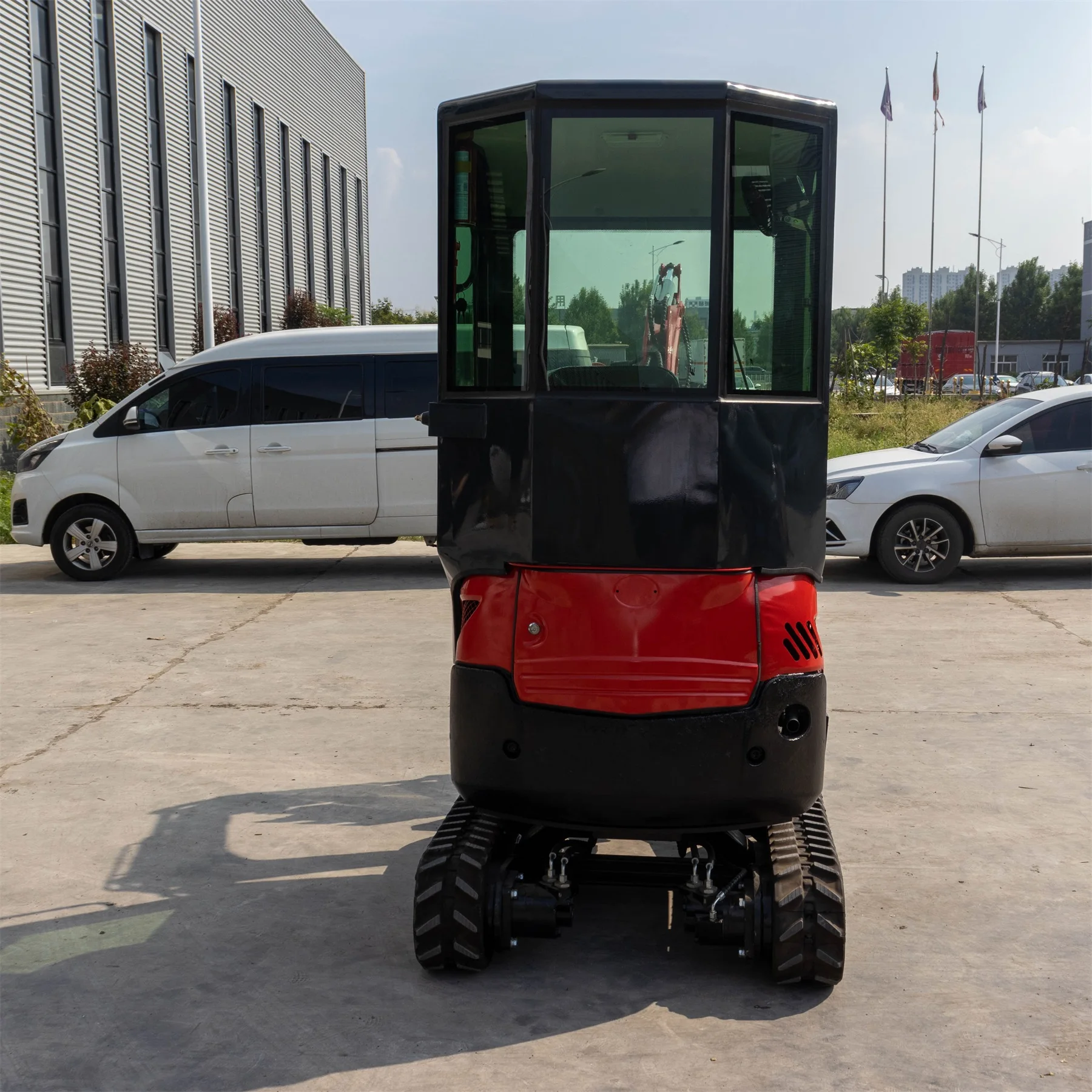 Китай Оптовая Продажа Мини-небольшой гидравлический гусеничный экскаватор 1,8 т, мини-экскаватор с закрытой кабиной
